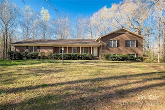 1836 Westbrook Rd, Edgemoor, SC 29712