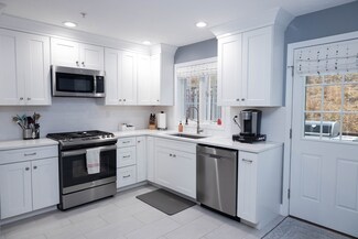 600 Justin Dr Unit 4, Weymouth, MA 02188