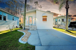 223 Lancer Dr, Nokomis, FL 34275