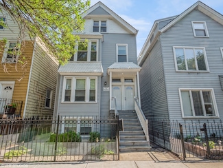 1305 W Barry Ave Unit 1R, Chicago, IL 60657