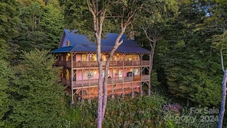 263 Lucas Ln, Mars Hill, NC 28754