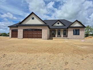 10193 Steinbeck Dr, Granger, IN 46530
