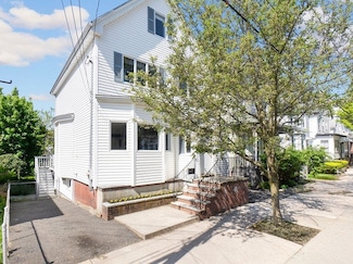 194 Springvale Ave, Everett, MA 02149