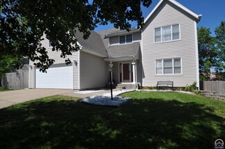 3523 SW Wanamaker Ct, Topeka, KS 66614