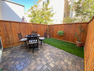 5012 Glenmont Dr, Houston, TX 77081