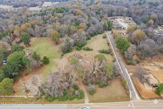 1038 W Oak Grove Rd, Hernando, MS 38632