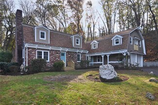 50 Rutland St, Manville, RI 02838