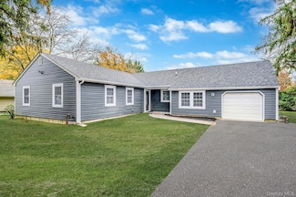 50 7th St, Saint James, NY 11780