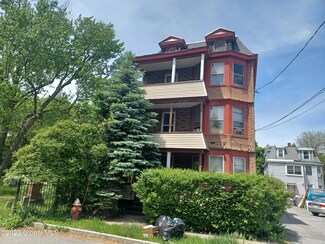 124 de Graff St, Schenectady, NY 12308