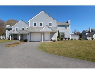 411 Corey Ln Unit B, Middletown, RI 02842