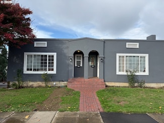 911 John Quincy Adams St, Oregon City, OR 97045