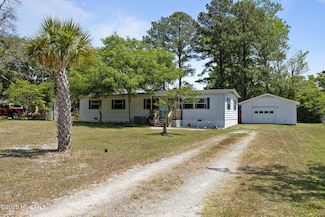 107 Bogue Sound Dr, Cape Carteret, NC 28584