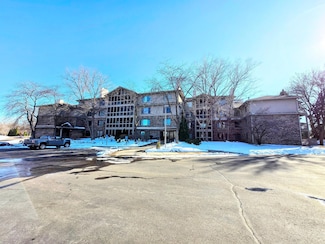 3801 W 98th St Unit 109, Bloomington, MN 55431