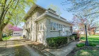 531 E Joliet St, Crown Point, IN 46307
