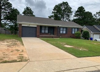 218 Eppingdale Dr, Spring Lake, NC 28390