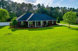 6116 Stoney Brook Dr, Blackshear, GA 31516
