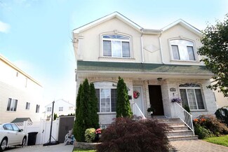 44 Pitney Ave, Staten Island, NY 10309