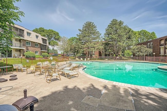 255 Westview Dr Unit 305, Saint Paul, MN 55118
