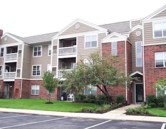 213 Glengarry Dr Unit 209, Bloomingdale, IL 60108