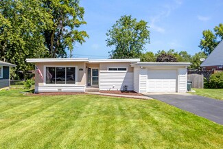 613 Orchard Ln, Beecher, IL 60401