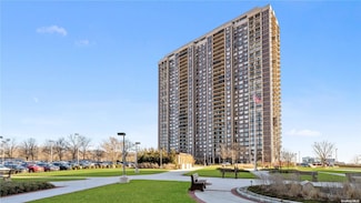 27110 Grand Central Pkwy Unit 16W, Floral Park, NY 11005