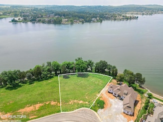 2015 Bulwark Way, Lenoir City, TN 37772