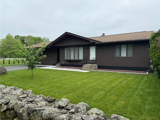 446 Angell Rd, North Providence, RI 02904