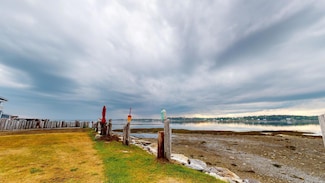 1900 Harpswell Neck Rd, Harpswell, ME 04079