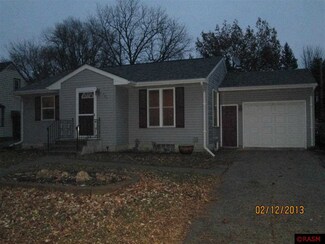 121 N Cordova Ave, Le Center, MN 56057