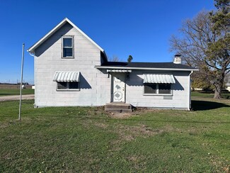 305 W Commercial St, Lyndon, IL 61261