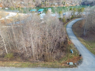207 Suncrest Cove, Lafollette, TN 37766