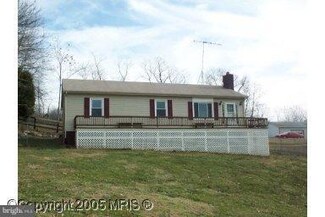 9944 Heritage Ada Ln, Marshall, VA 20115