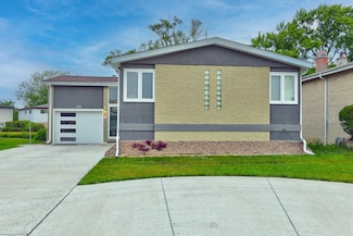 9810 N Lauren Ln, Niles, IL 60714
