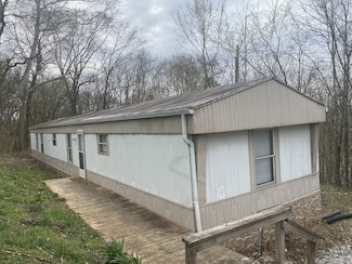 4440 Matthews Rd, Cedar Hill, TN 37032