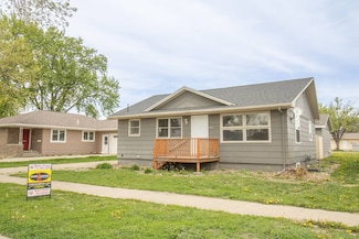 1317 15th St, Rock Valley, IA 51247