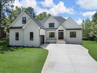 162 Clearcreek Dr, Boiling Springs, SC 29316