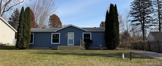 2218 Disch St, Flushing, MI 48433