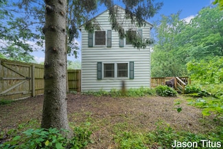 2381 Whites Bridge Rd, Lowell, MI 49331