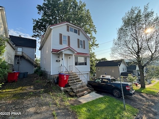 33 Maple Ave, Carbondale, PA 18407