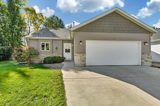 28 Pine Tree Ct, Sartell, MN 56377