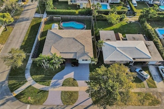 1102 Meadow Lark Ave, Miami Springs, FL 33166