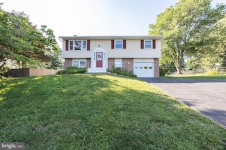 1902 Escourt Dr, Coatesville, PA 19320