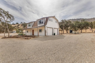 6443 Bellows Dr, Sanger, CA 93657