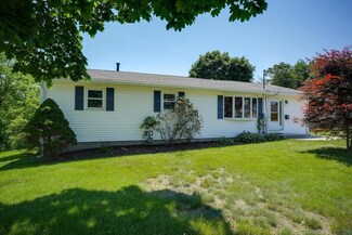 6 Dover Cir, Hudson, MA 01749