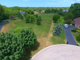 6 Anne Ct, Hawthorn Woods, IL 60047