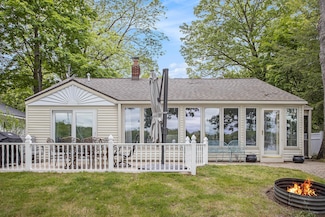456 E Gull Lake Dr, Augusta, MI 49012
