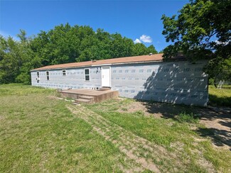 741 Lakeview Dr, Palmer, TX 75152