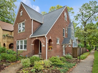 736 Central St, Evanston, IL 60201