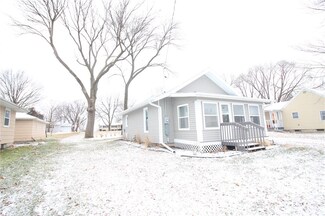 209 Main St, Center Point, IA 52213