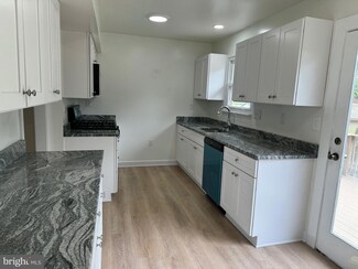 80 King Charles Cir, Rosedale, MD 21237